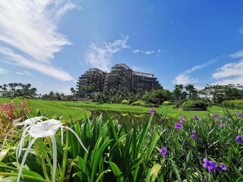 Forest City Golf Hotel viewed across the landscaped course