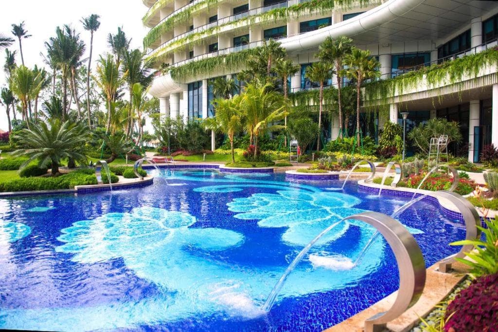 Marina Hotel garden pool beside the planted facade