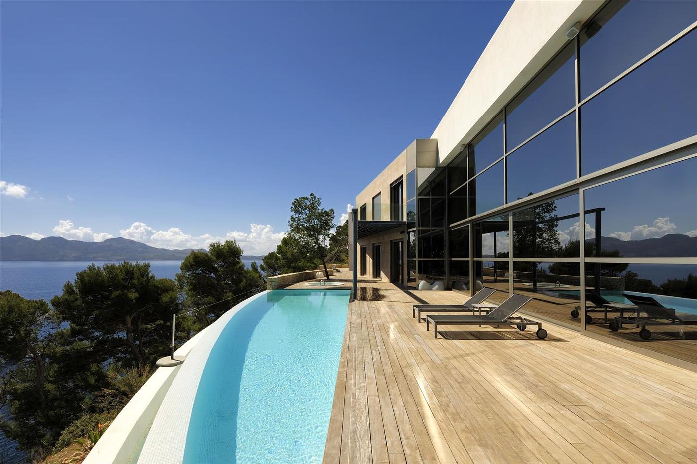 Crays villa stay and Mediterranean travel